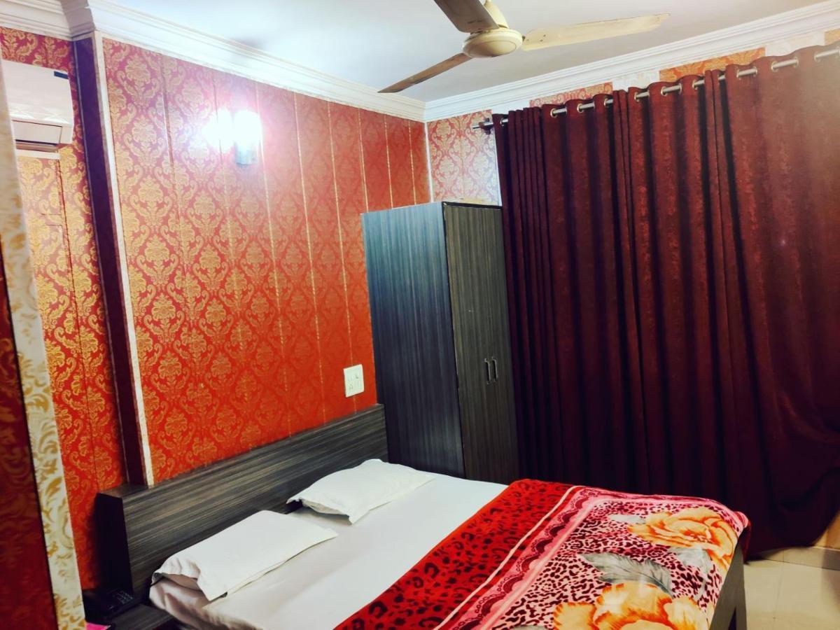 Hotel Novelty Джамму Экстерьер фото